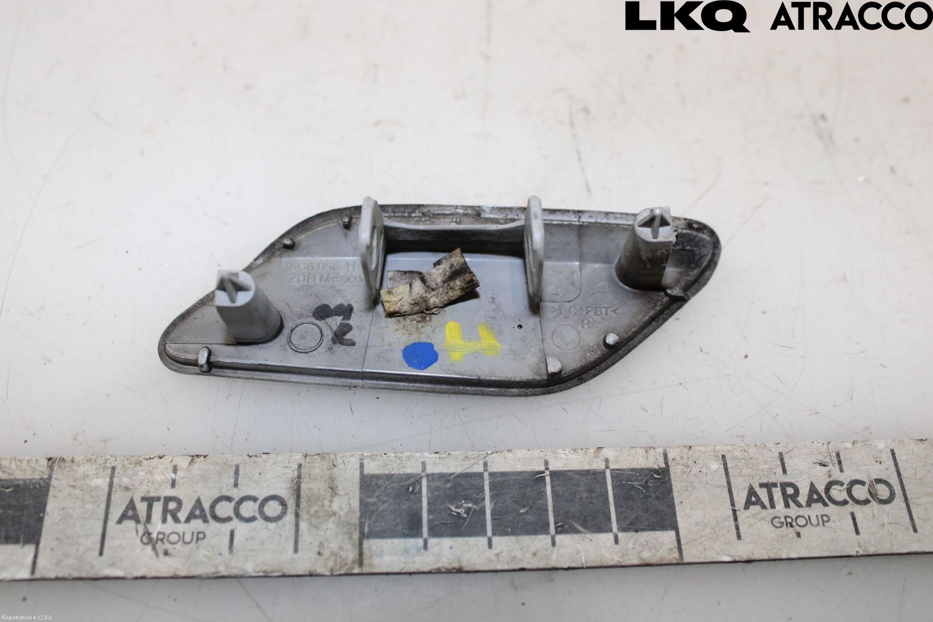 Volkswagen VW JETTA VI 11- Spolarmunstycke Strålkastare