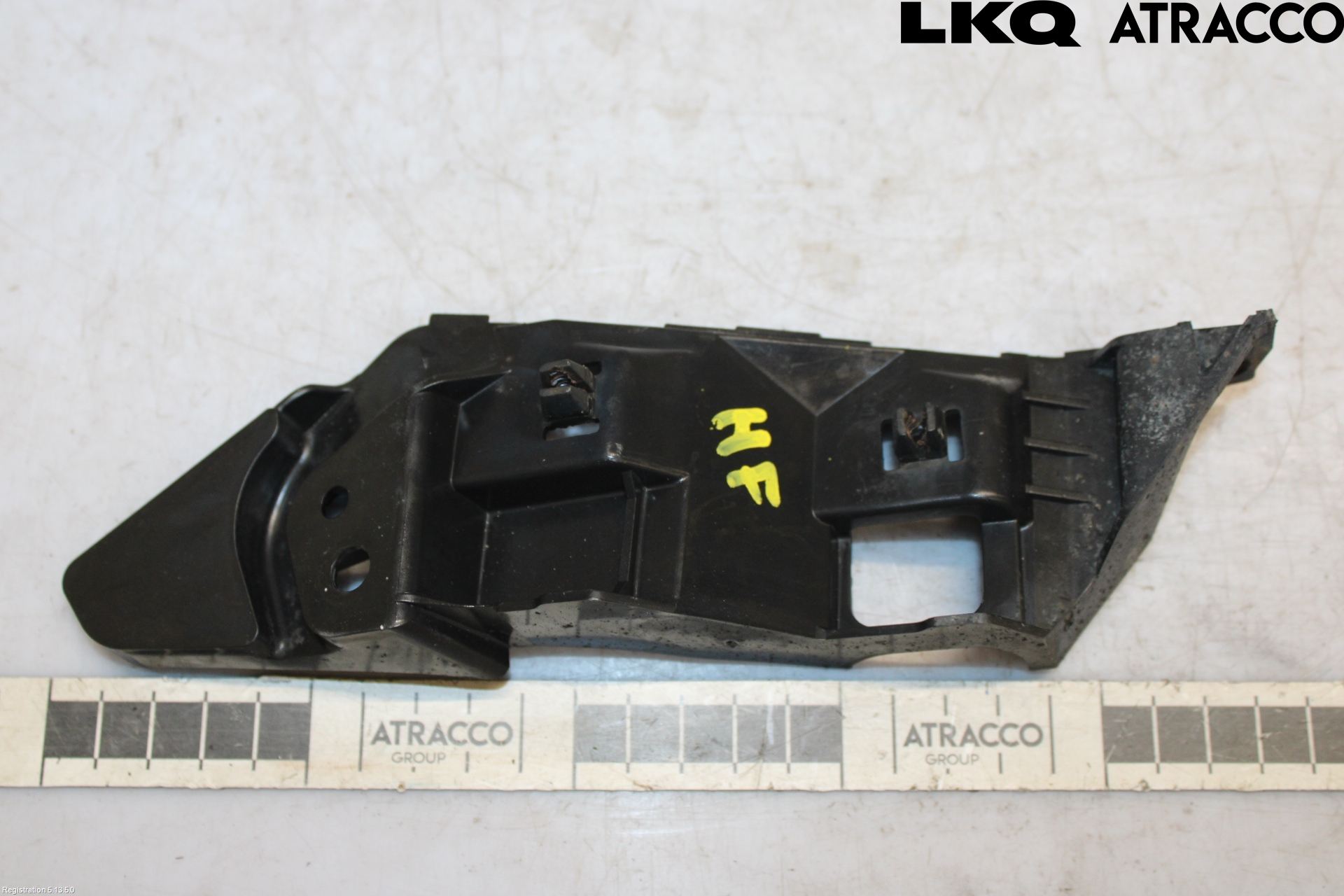 Suzuki KIZASHI Stötfångarfäste Fram Hö