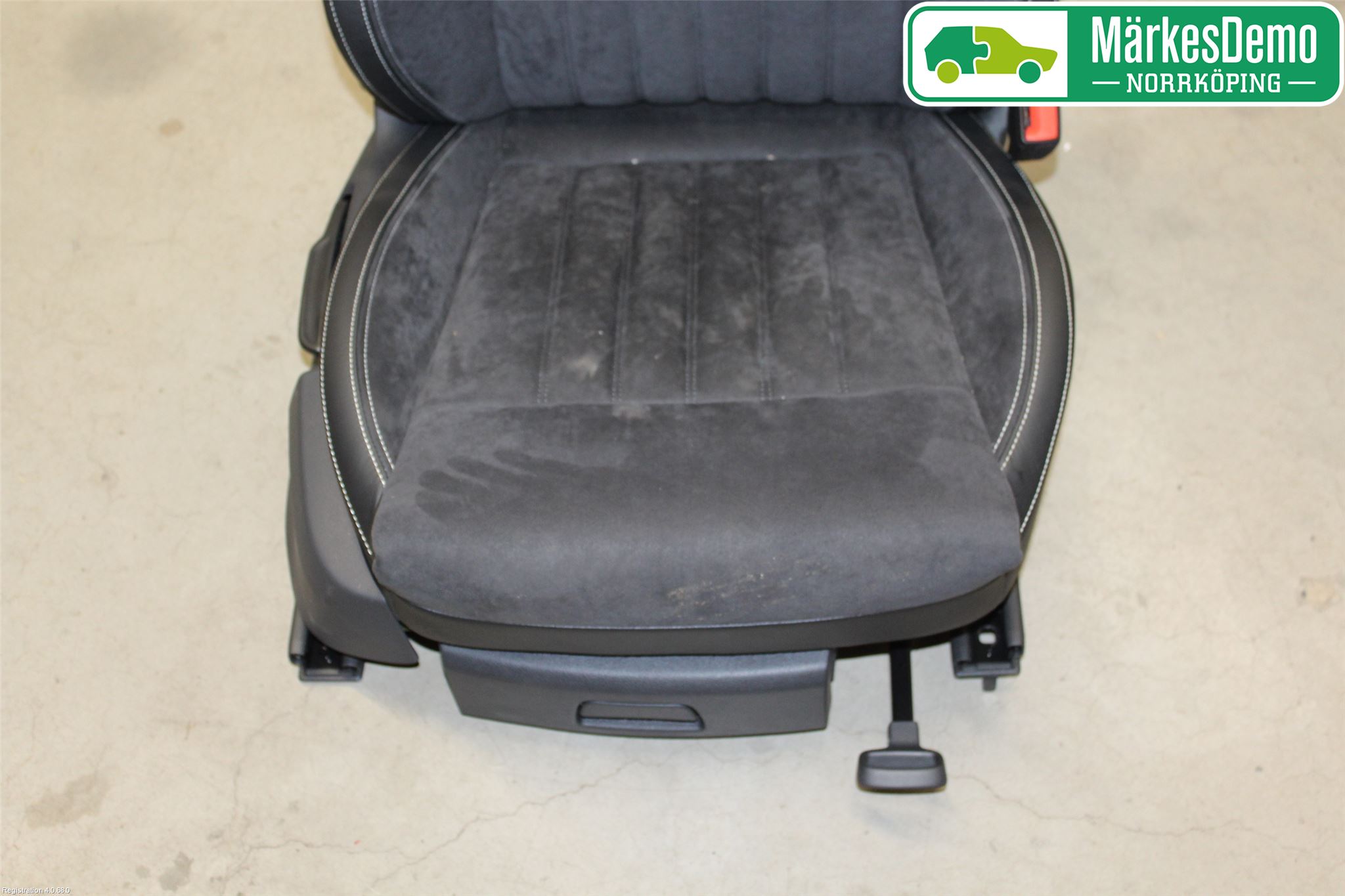 Skoda SUPERB 16-24 Inredning Stol Fram Hö