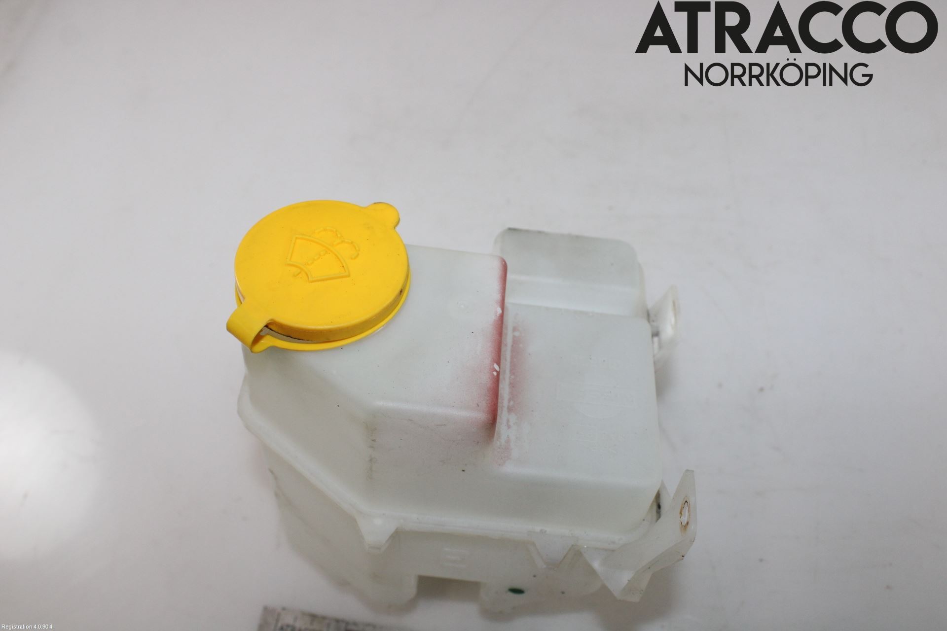 Nissan ALMERA    96-00 Spolartank Vindruta