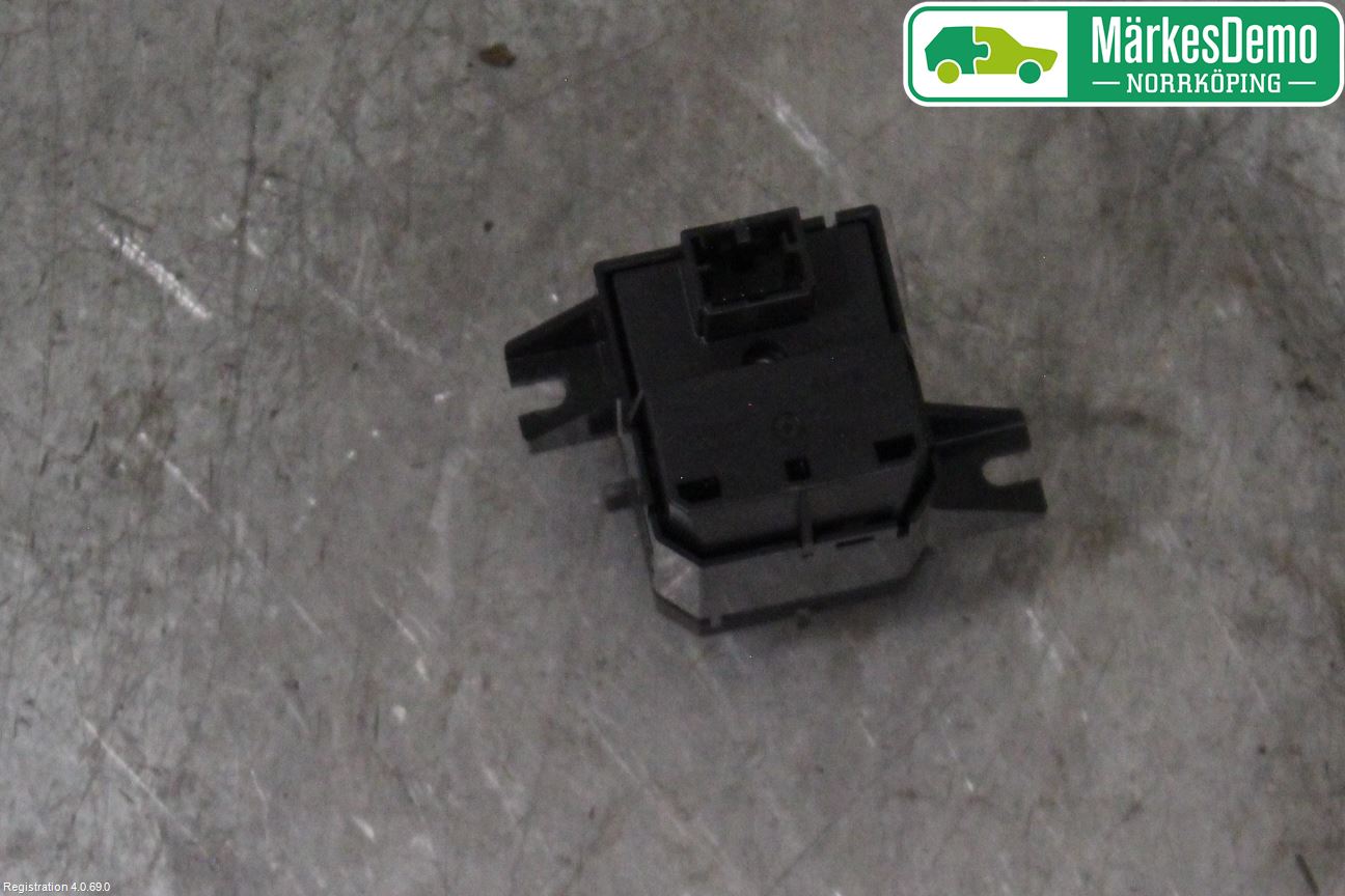 Audi Q2/SQ2 17- Strömställare Övrigt