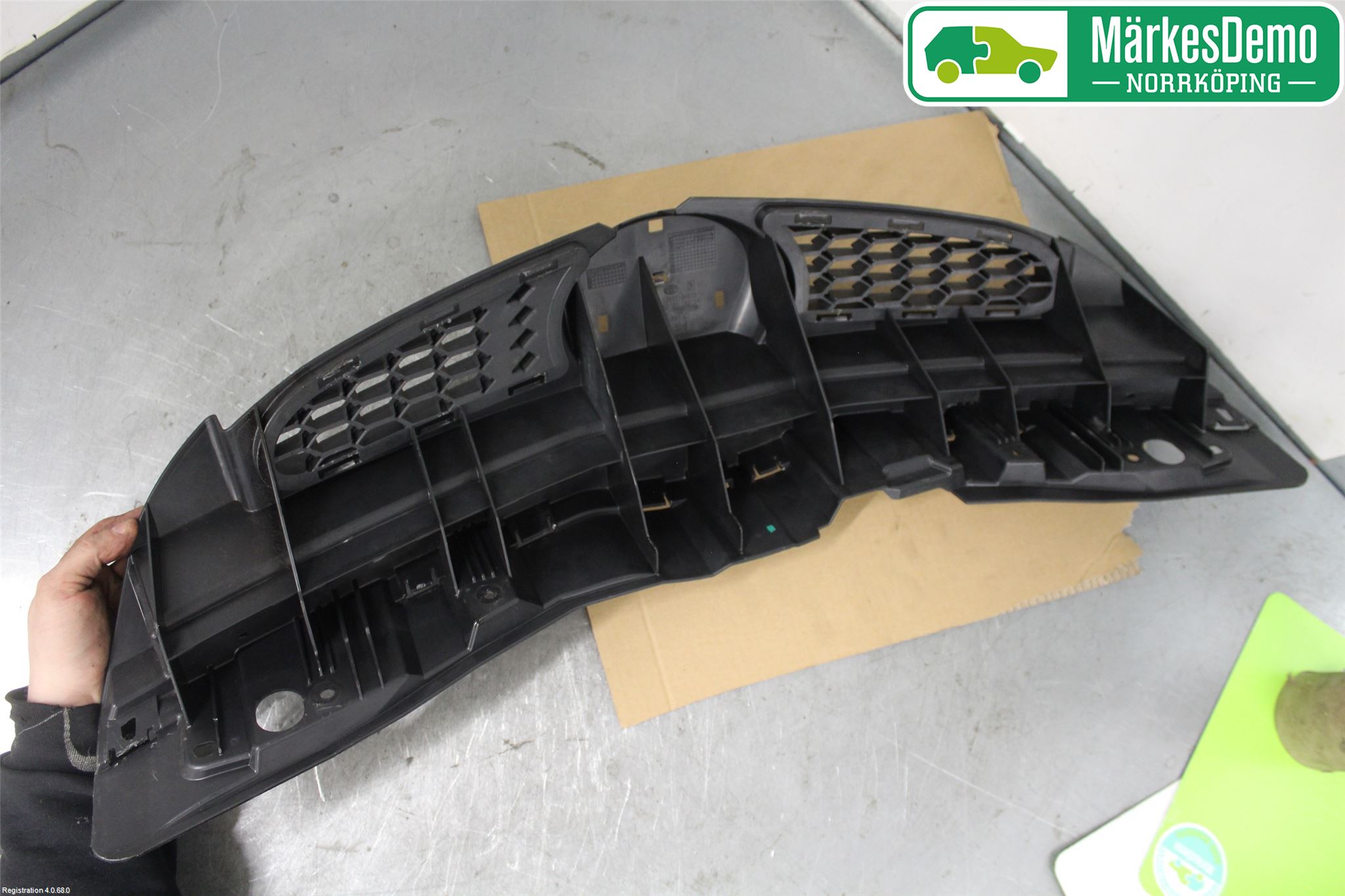 Toyota AYGO 06-14 Grill Komp