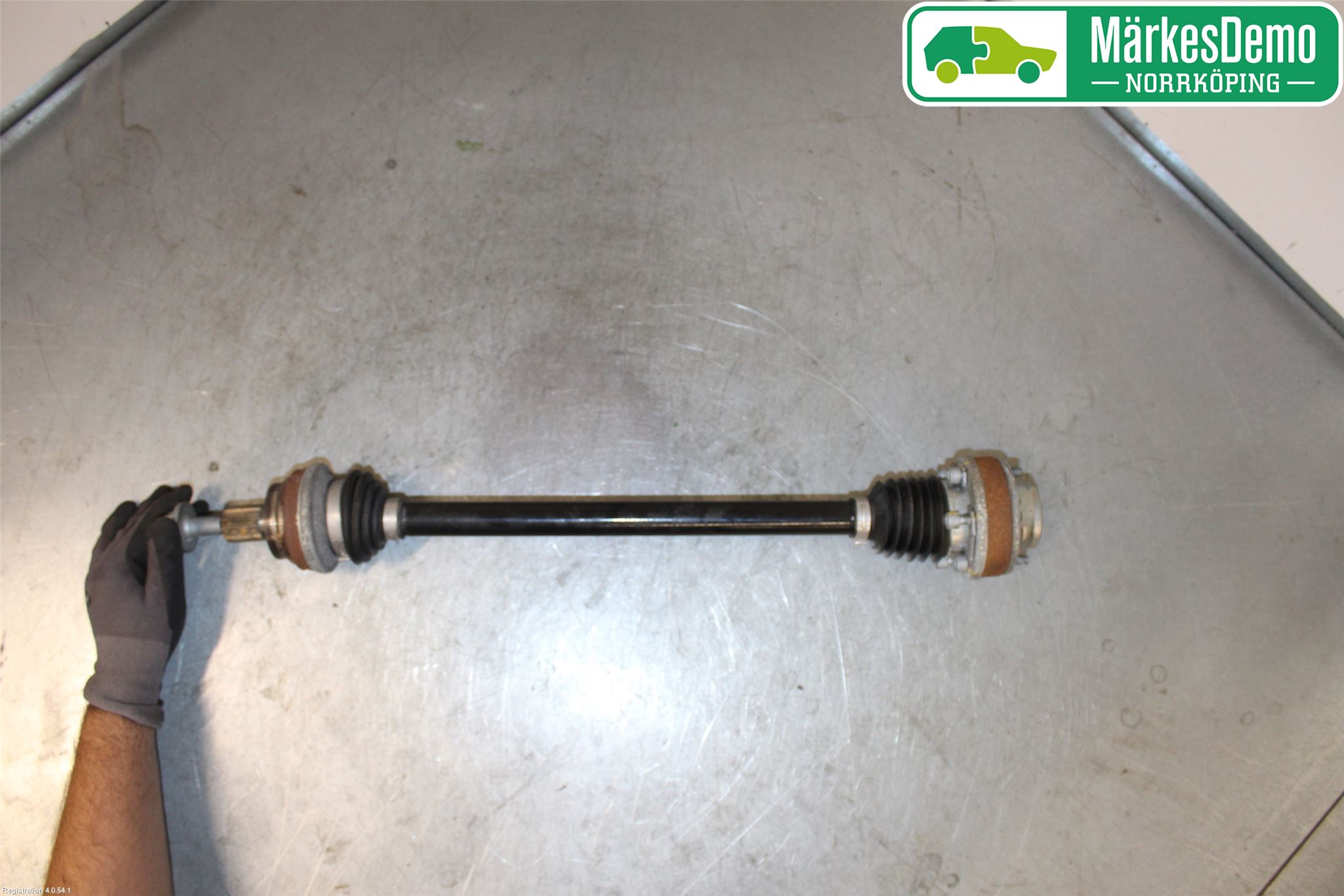 Volkswagen VW T-ROC 18- Drivaxel Bak Vänster