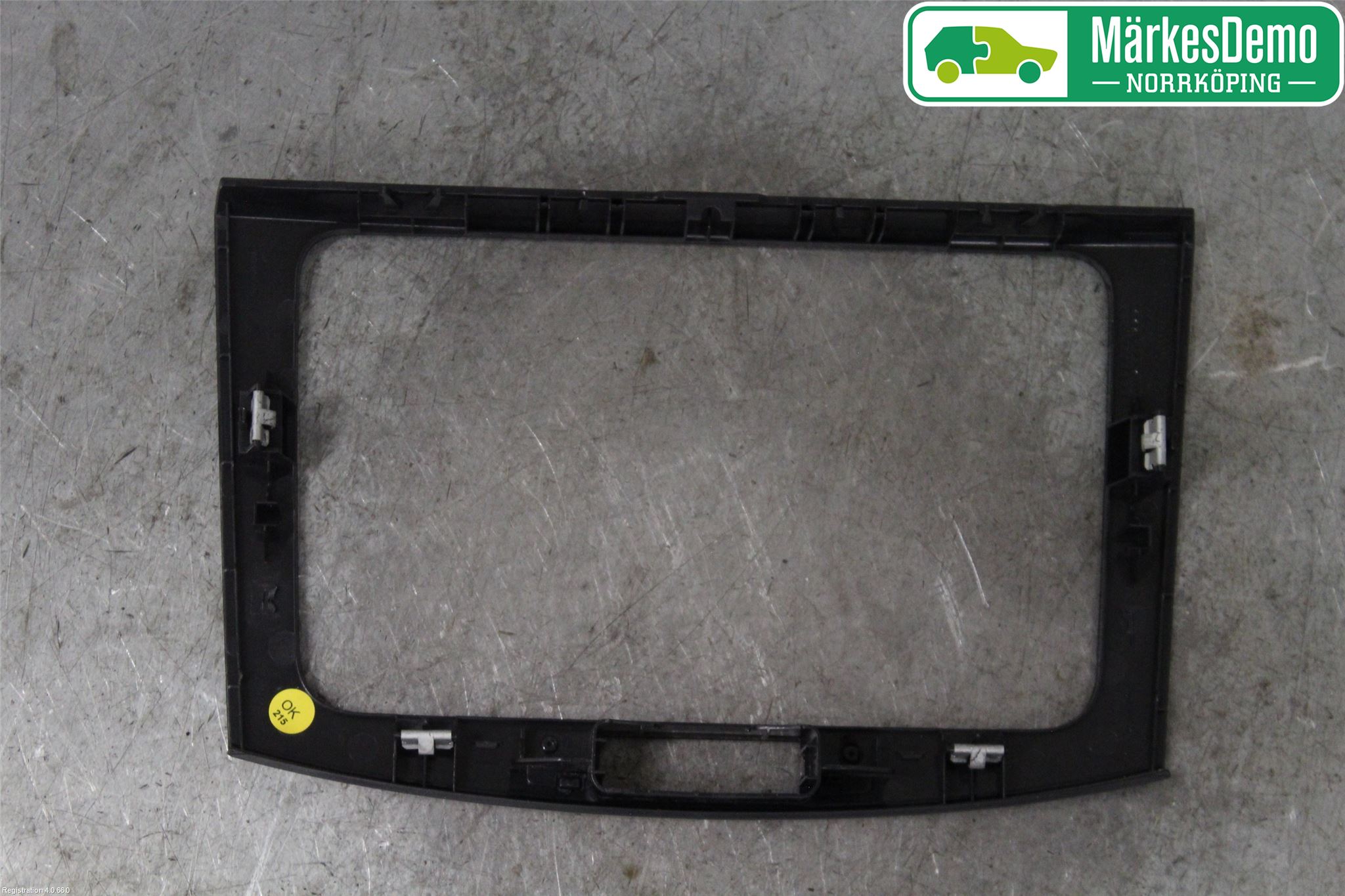 Volkswagen VW PASSAT 11-14 Instrument-Radio Sarg