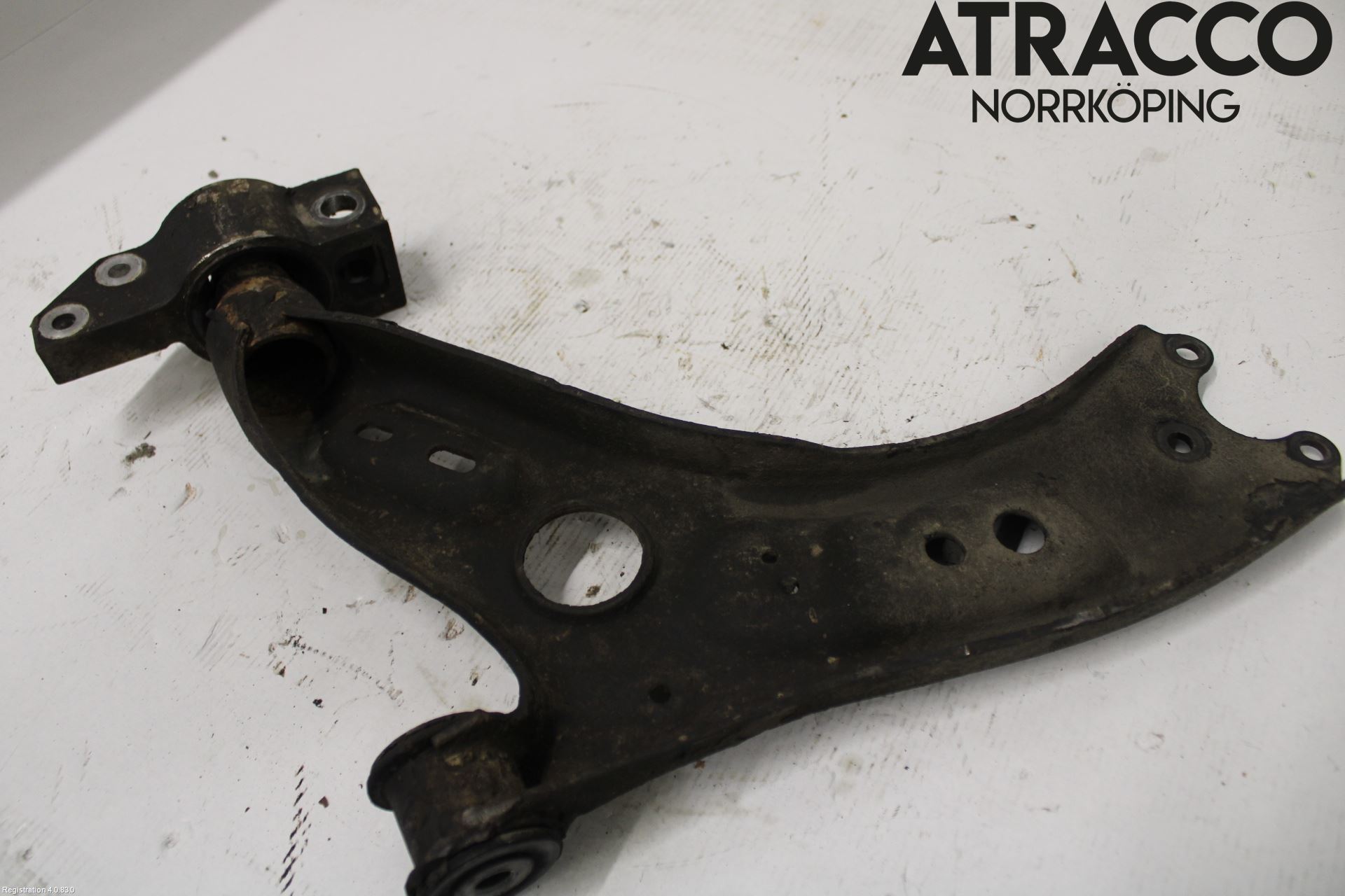 Skoda OCTAVIA (1Z) 05-13 Bärarm Fram Undre Hö