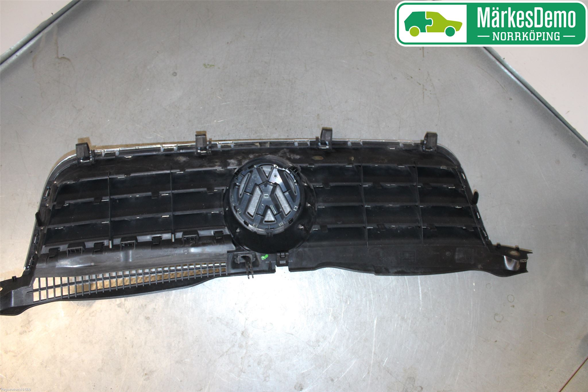 Volkswagen VW PASSAT 01-05 Grill Komp