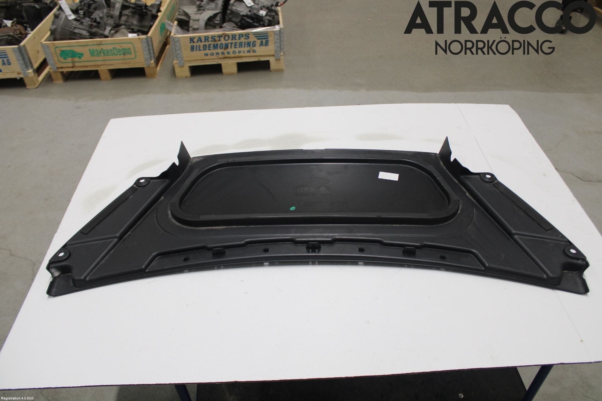 Jaguar I-PACE 18- Huvisolering