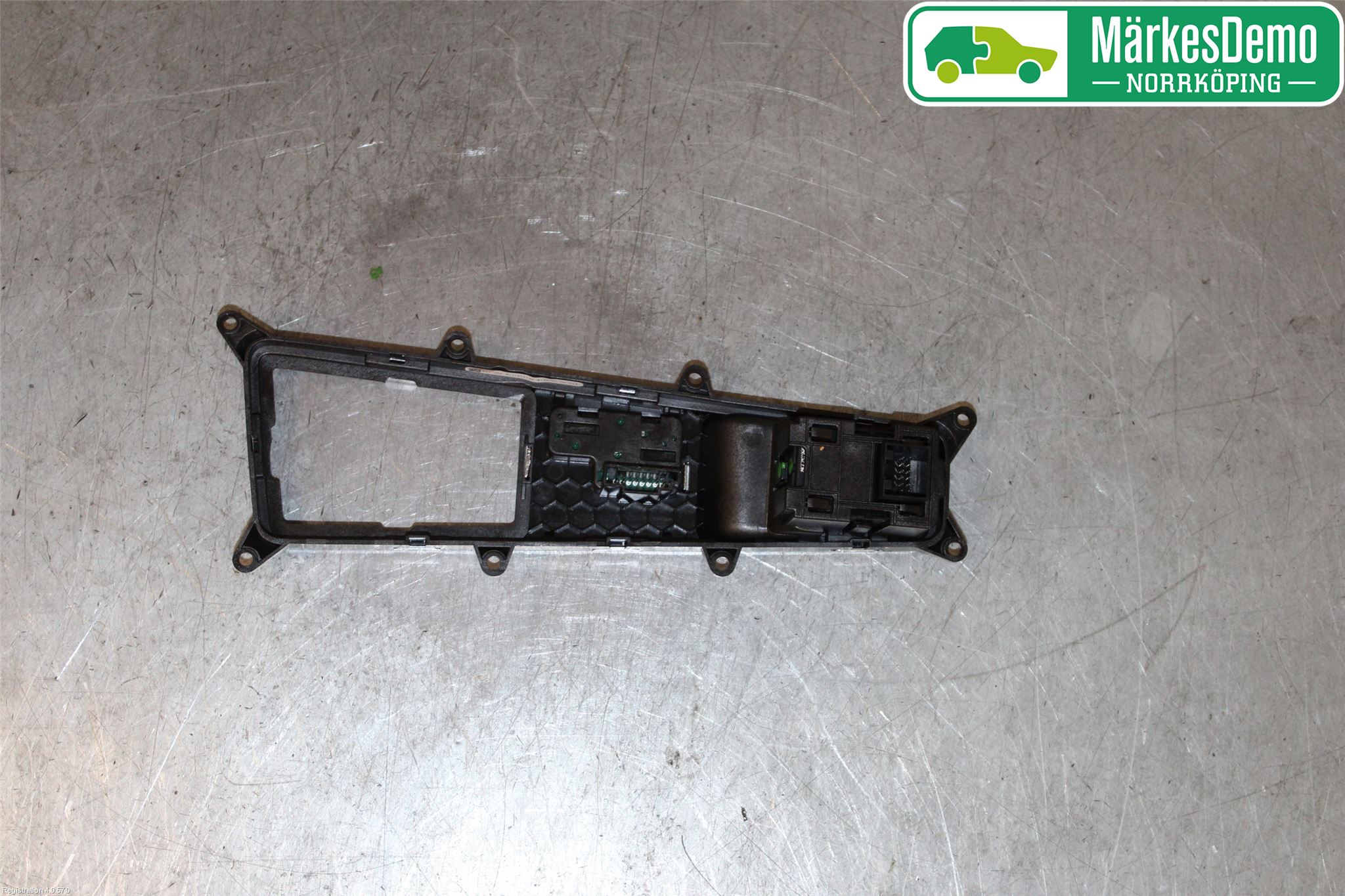 Audi A6 F2/C8 19- Strömställare Parkeringsbroms