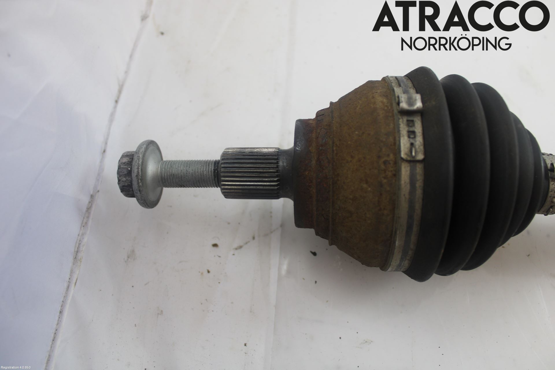 Skoda SUPERB 16-24 Drivaxel Fram Höger
