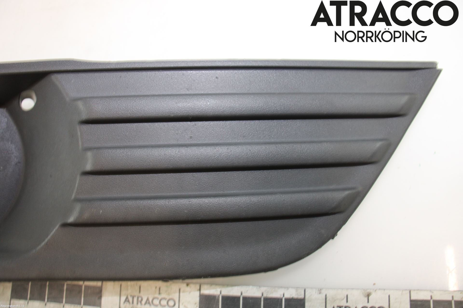 Ford FOCUS     04-07 Dimljussarg Fram