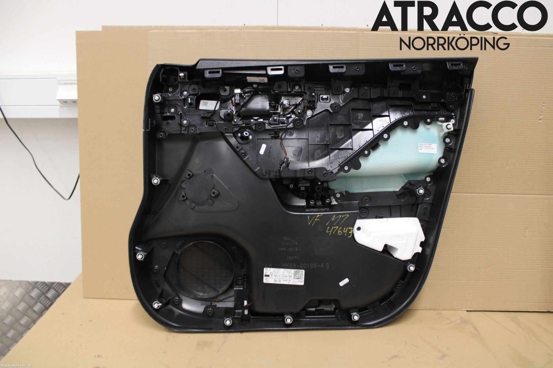 Jaguar F-PACE Dörrklädsel Vä