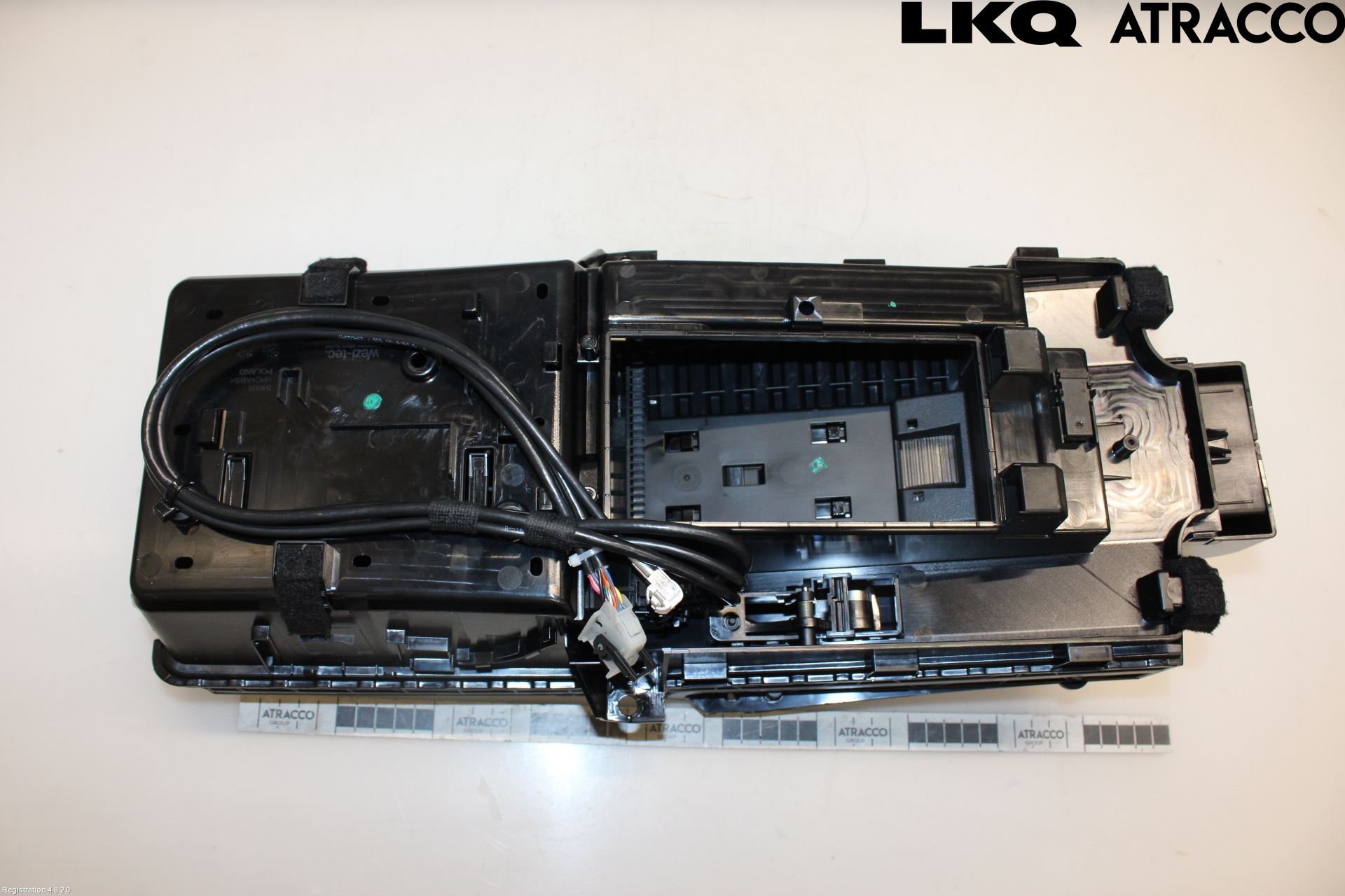 Mercedes-Benz MB EQE (V295) 22- Instrumentkonsoll Mitt