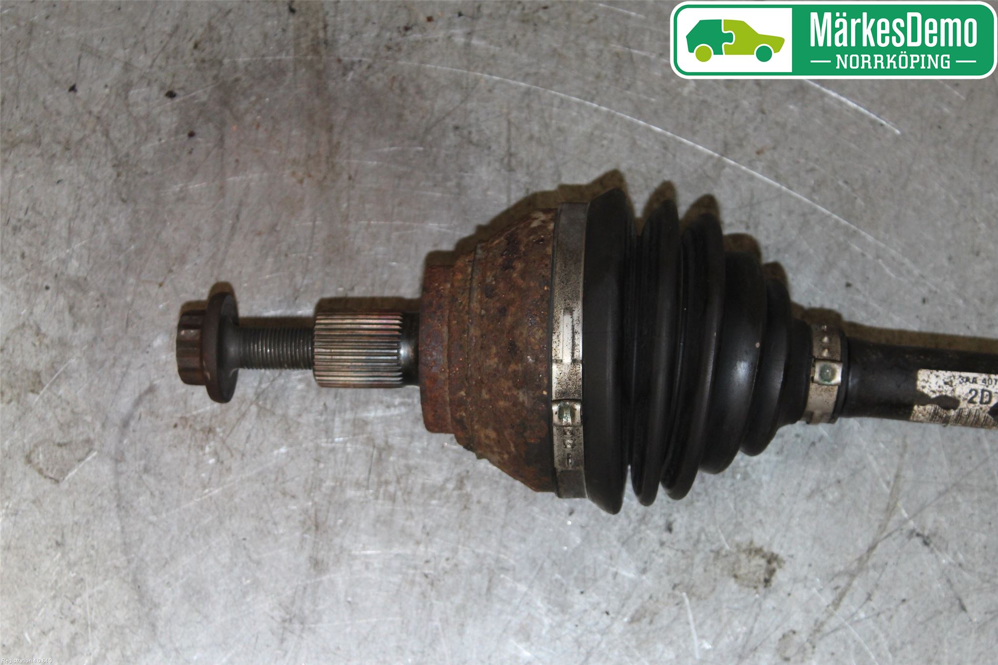 Volkswagen VW PASSAT 11-14 Drivaxel Fram Höger