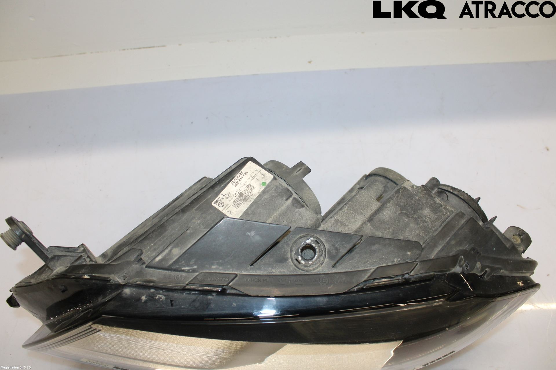 Volkswagen VW PASSAT 11-14 Strålkastare Vänster