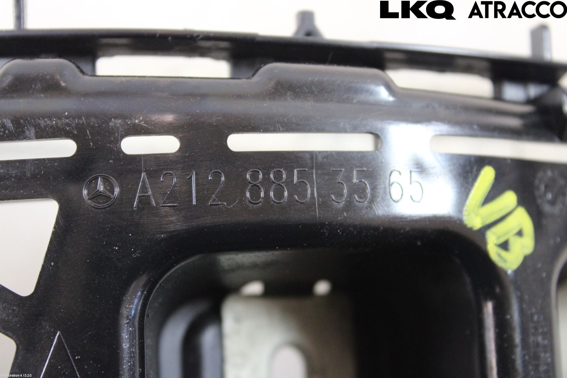 Mercedes-Benz MB E-KLASS (W212) 09-16 Stötfångarfäste Bak Vä