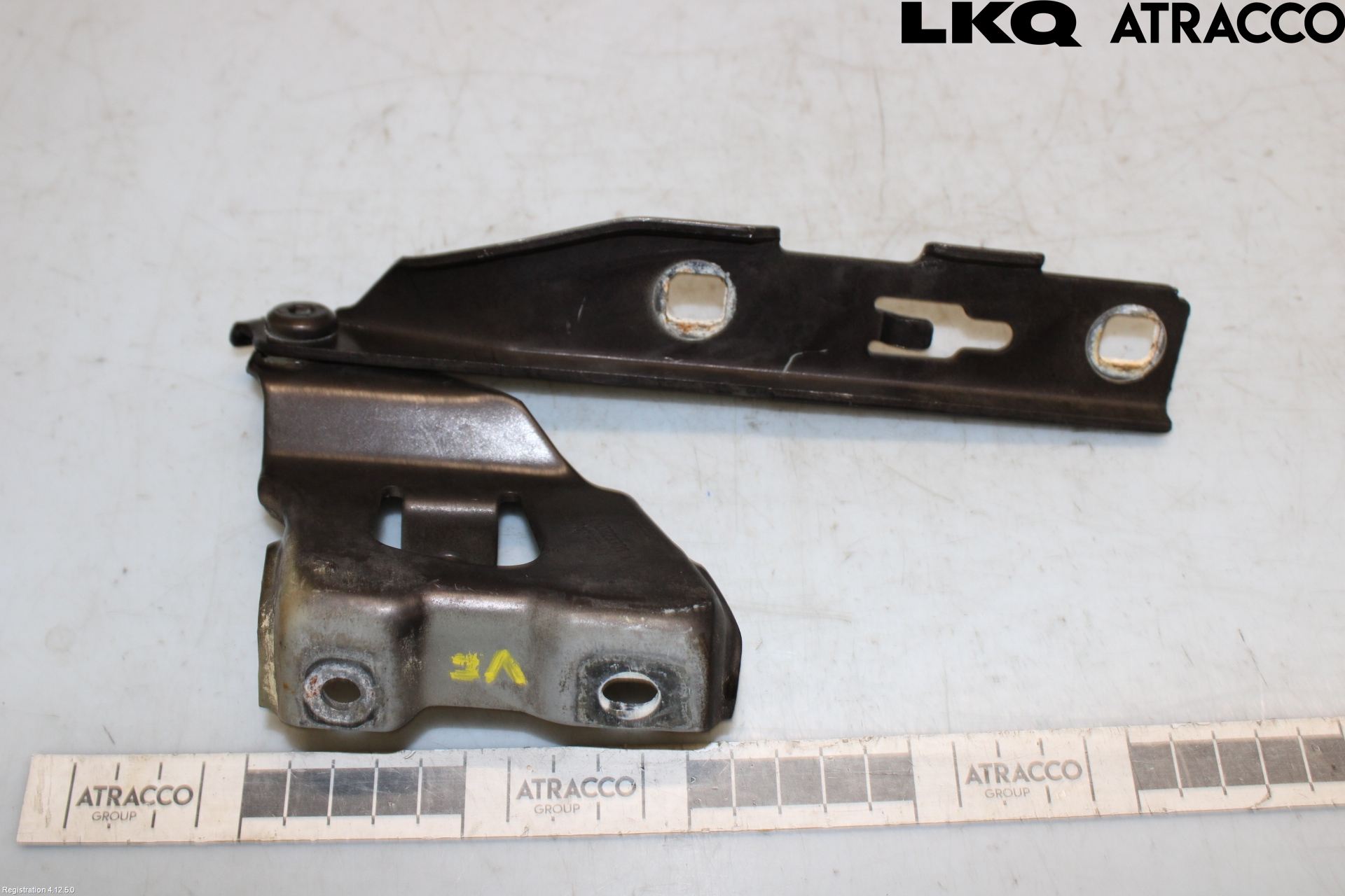 Audi A4 ALLROAD 09-16 Huvgångjärn