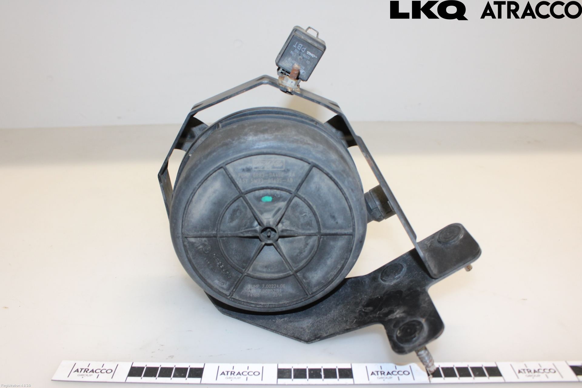 Jaguar XJ X350        03-09 Luftpump-Avgasrening