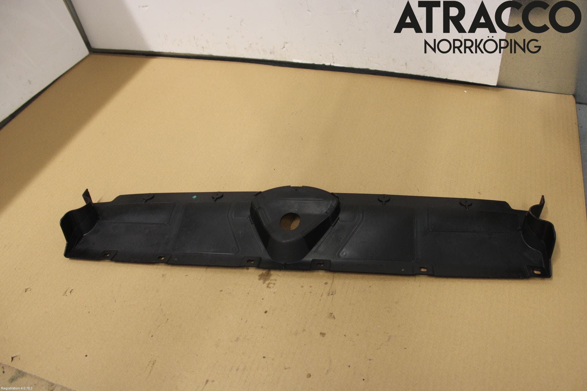 Audi A3/S3 8Y 21- Frontplåt Övre