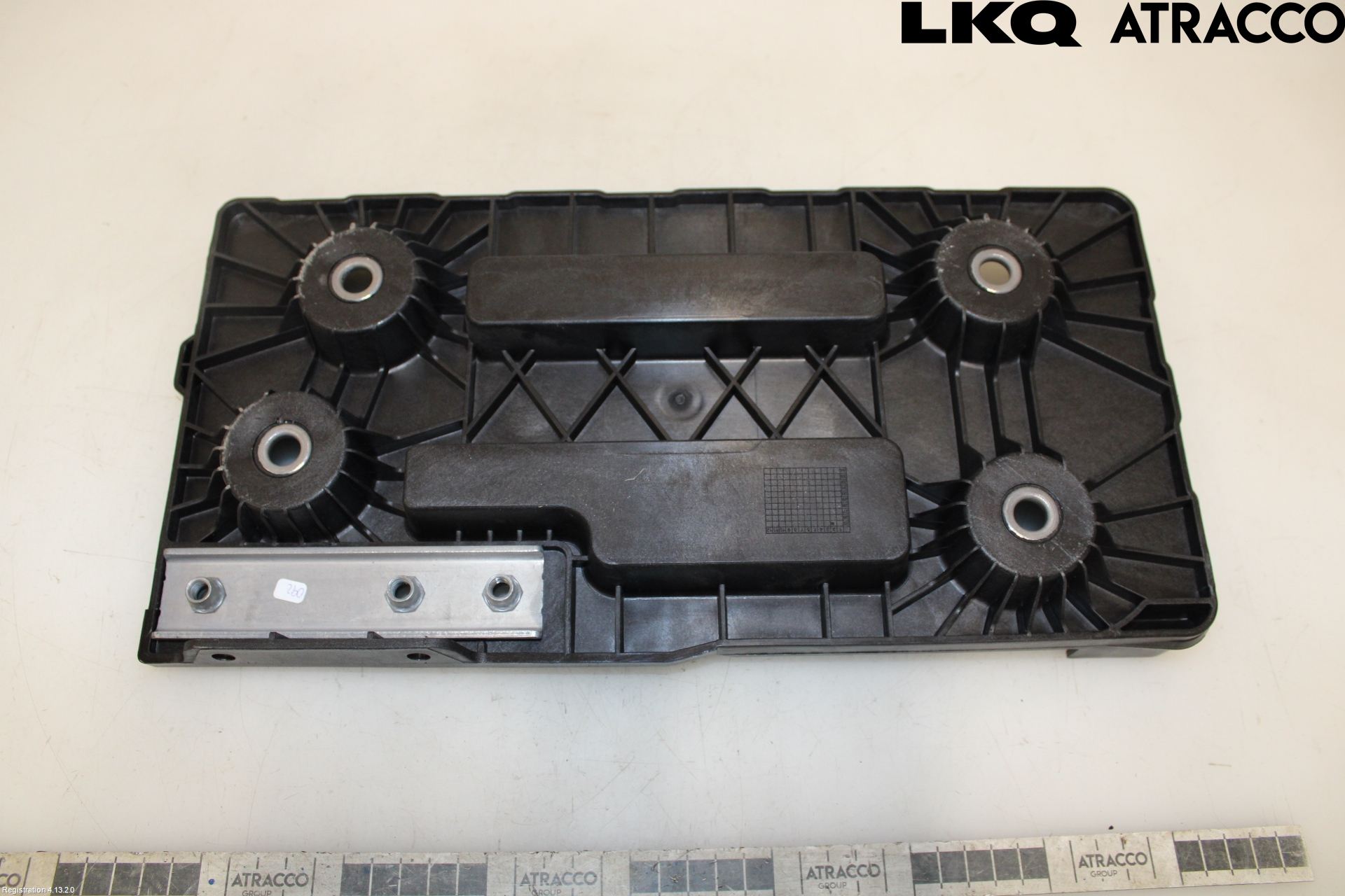 Volkswagen VW PASSAT 24- Batterilåda-Fäste-Hållare
