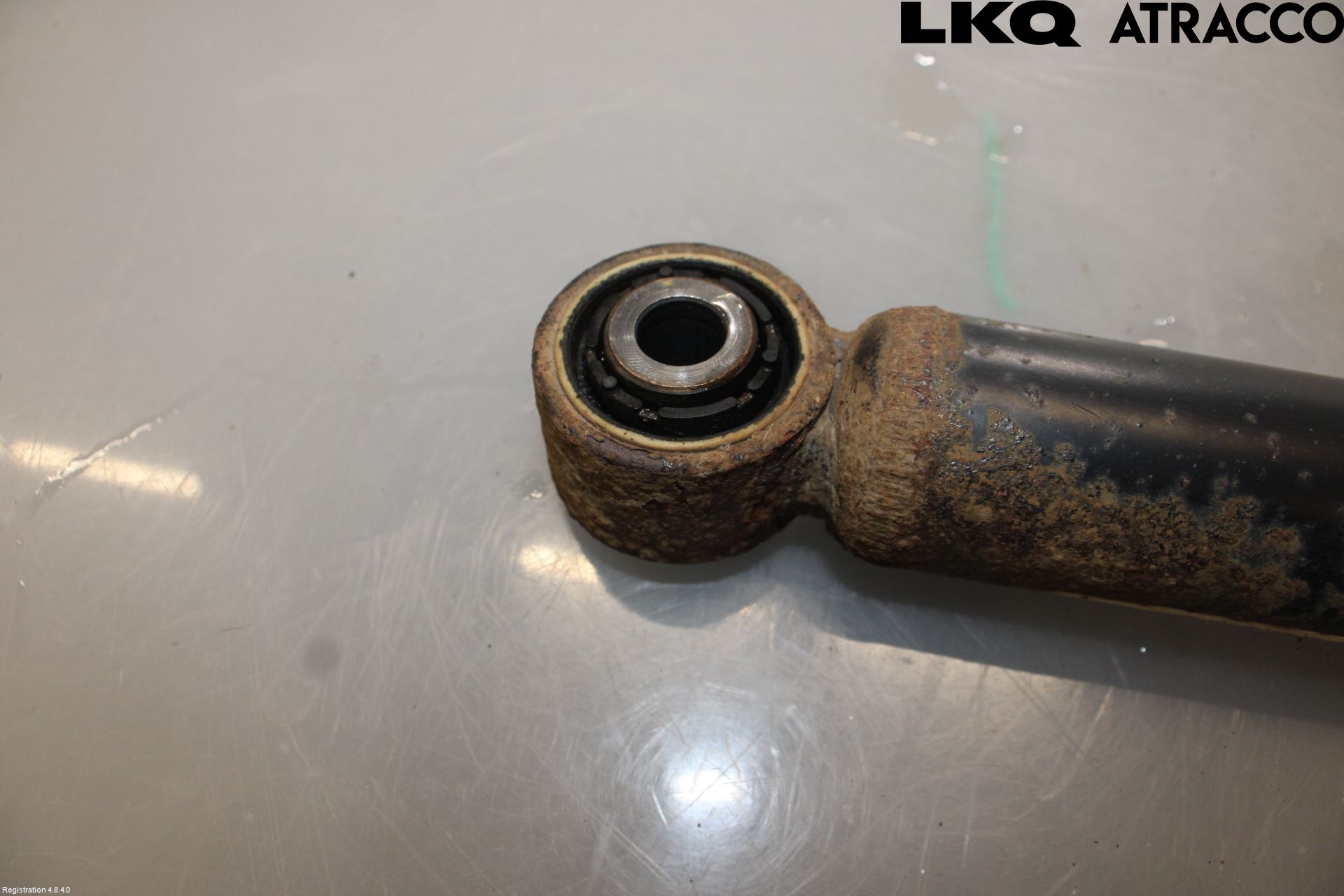 Volkswagen VW GOLF V 04-09 Stötdämpare Bak