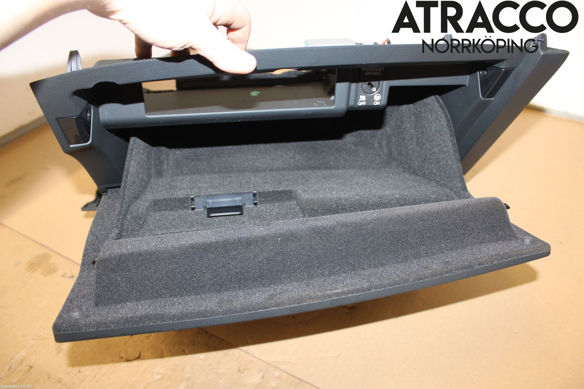 Audi A4/S4 B9 20- Handskfack