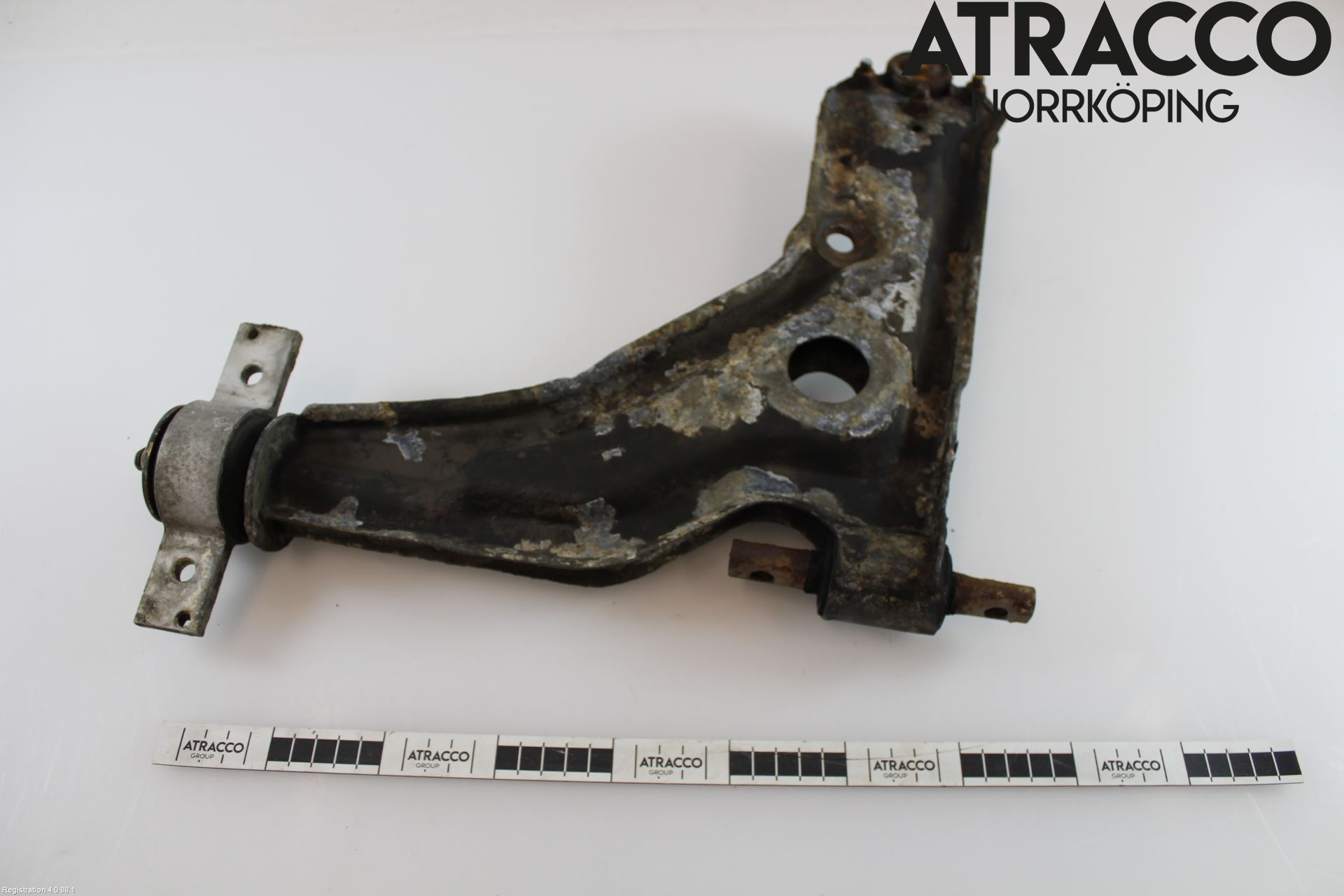 Saab 9000 CS    92-98 Bärarm Fram Undre Hö