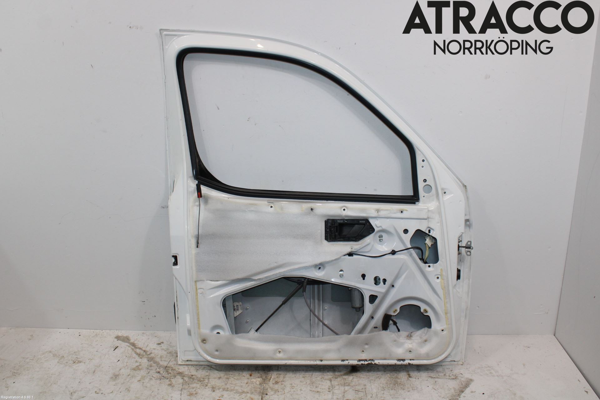 Peugeot PARTNER   03-08 Dörr Fram Vänster