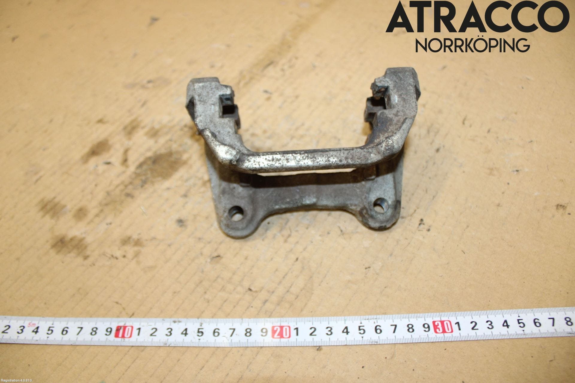 Toyota RAV4 19- Bromsokshållare