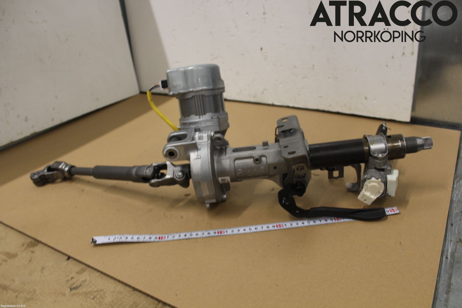 Toyota YARIS XP21 20- Rattaxelagg Med Inb Servo
