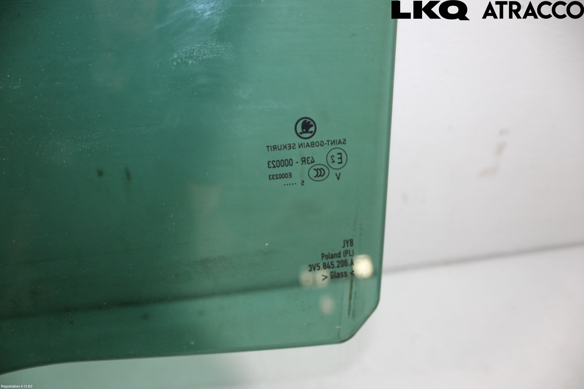 Skoda SUPERB 16-24 Dörruta Bak Höger