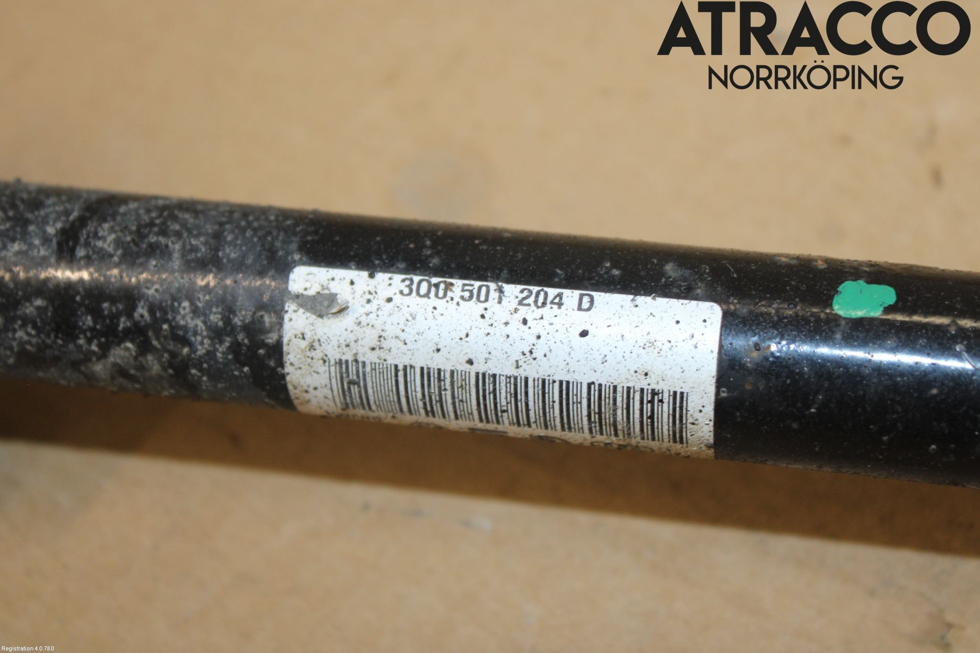 Volkswagen VW PASSAT 15-19 Drivaxel Bak Höger