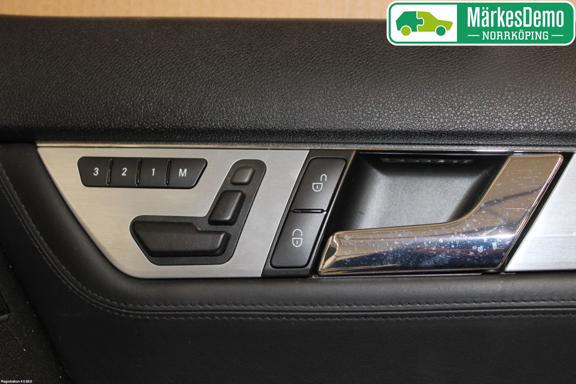 Mercedes-Benz MB C-KLASS (W204) 07-15 Dörrklädsel Hö