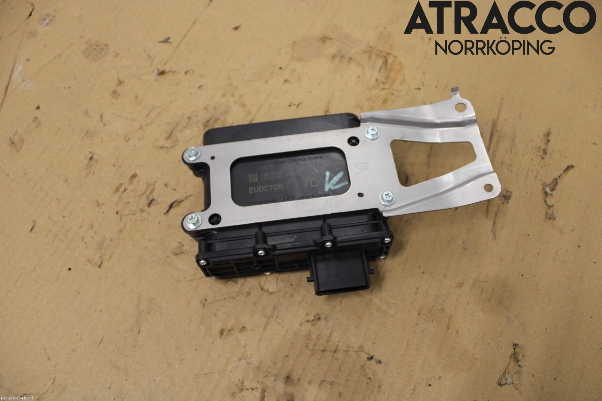 Toyota YARIS XP21 20- Bromskraftregulator