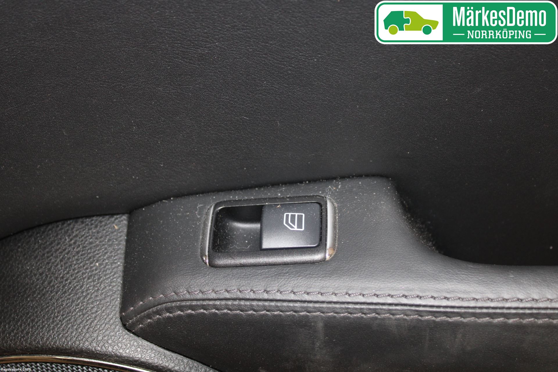 Mercedes-Benz MB C-KLASS (W204) 07-15 Dörrklädsel Hö