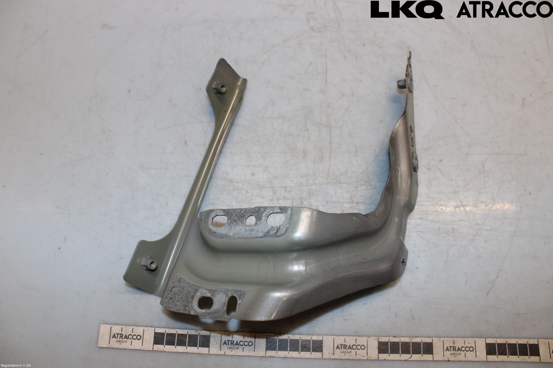 Volkswagen VW TIGUAN 16-24 Skärmfäste Fram Vä