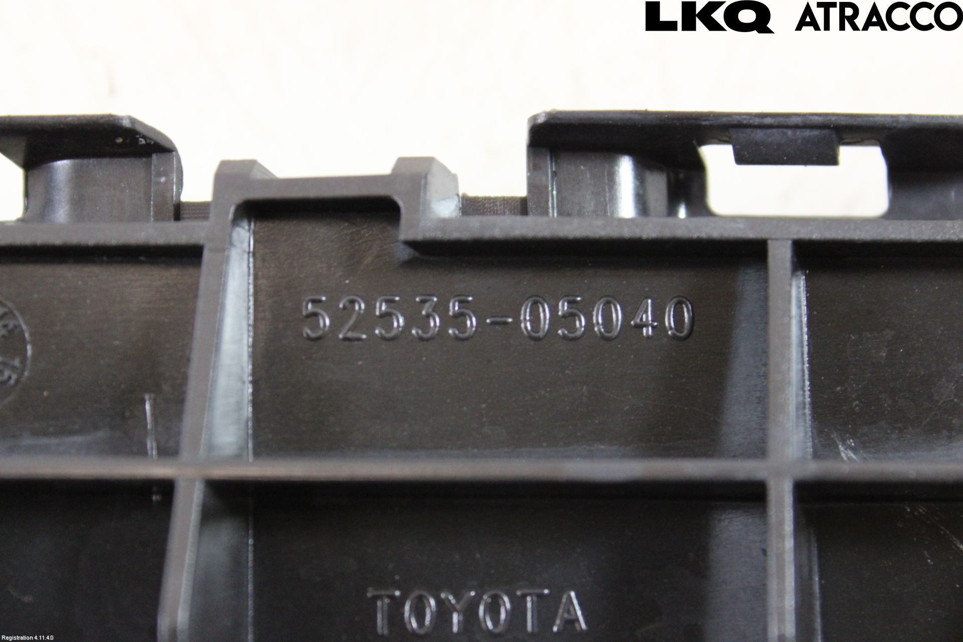 Toyota AVENSIS 09-15 Stötfångarfäste Fram Hö