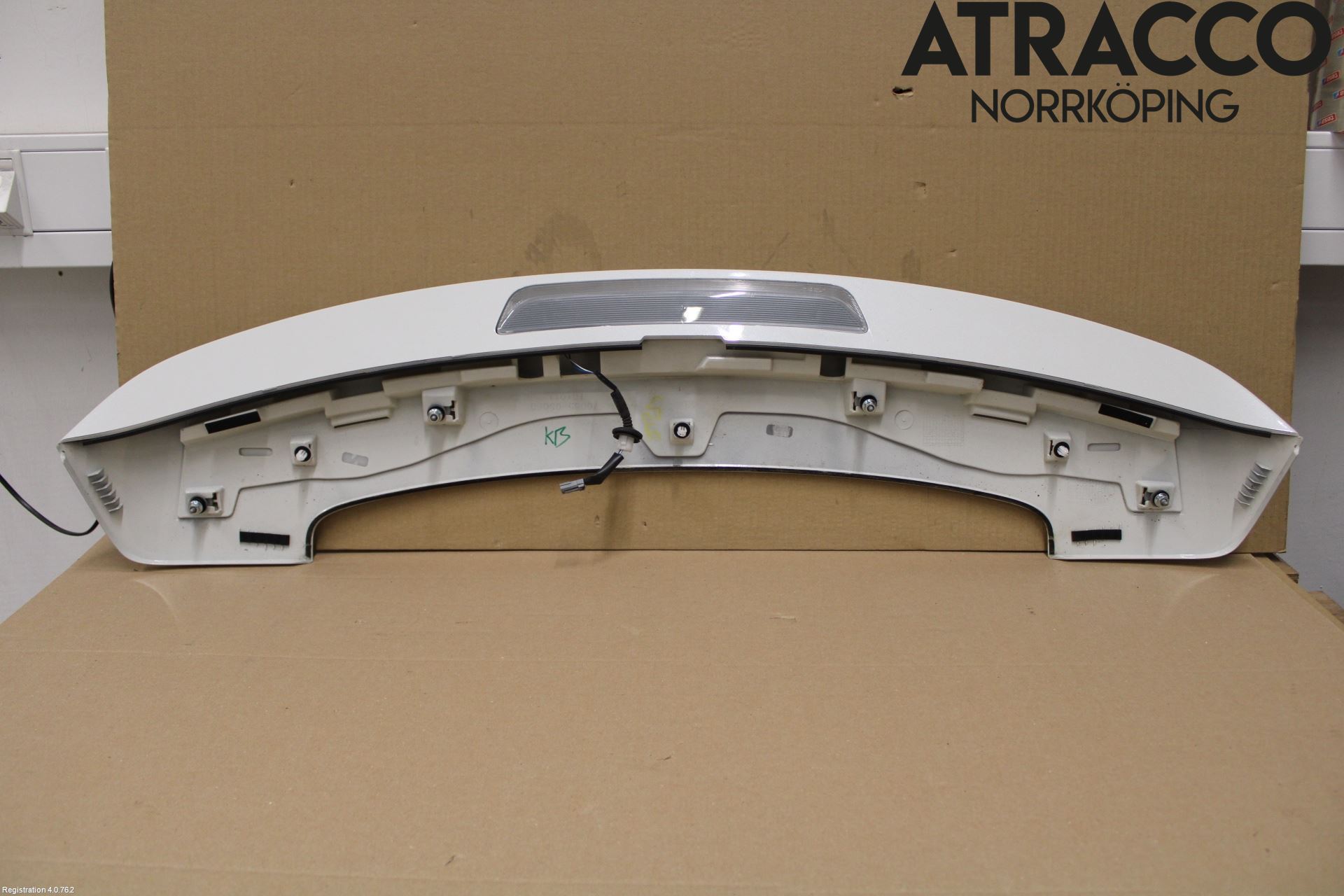 Toyota AVENSIS 16-18 Spoiler Baklucka