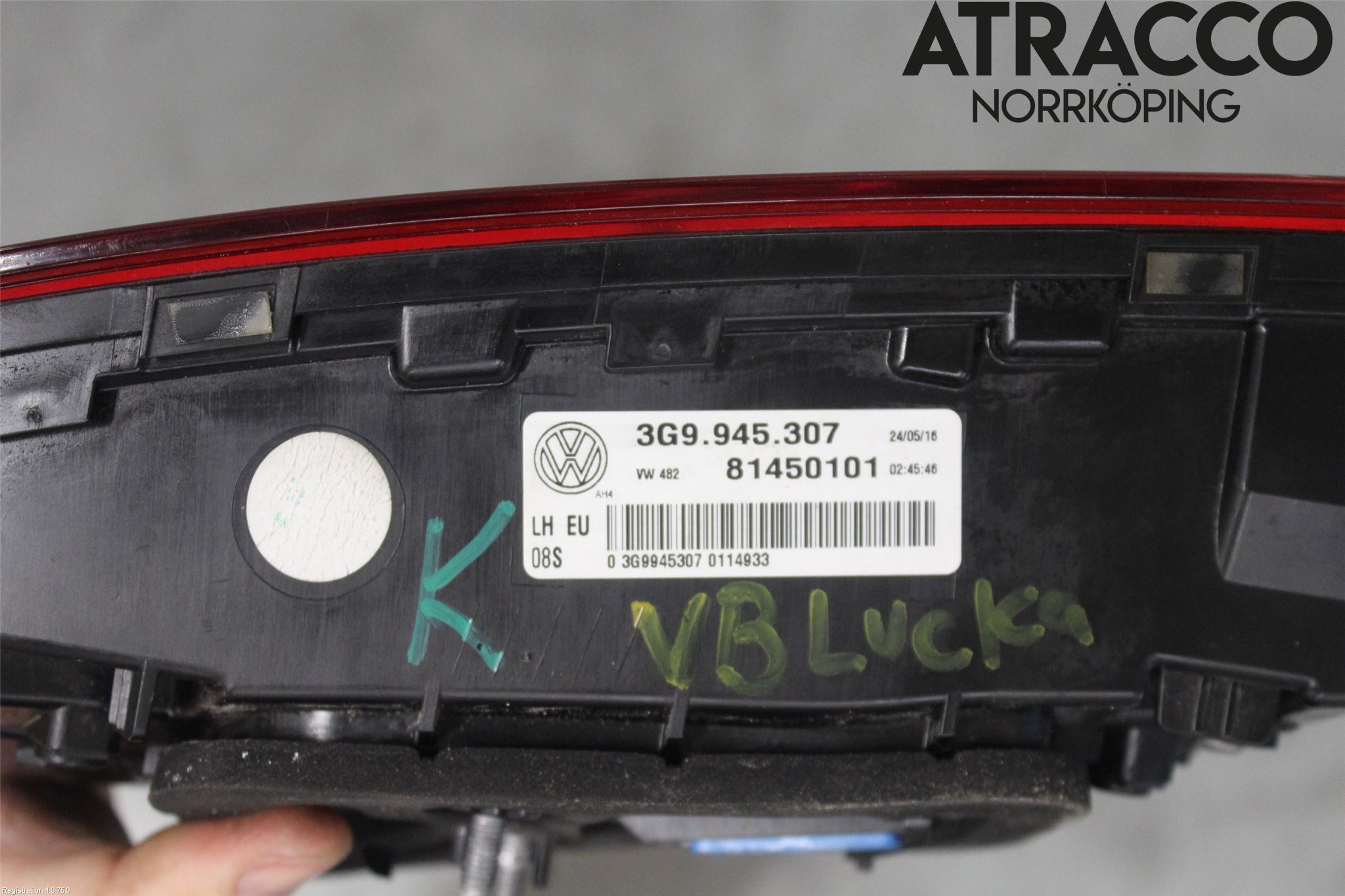 Volkswagen VW PASSAT 15-19 Bakljus Lucka Vä