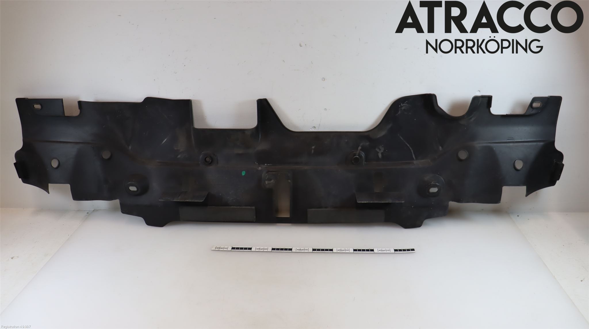 Jaguar XJ X350        03-09 Front Huvlåsplåt-Balk