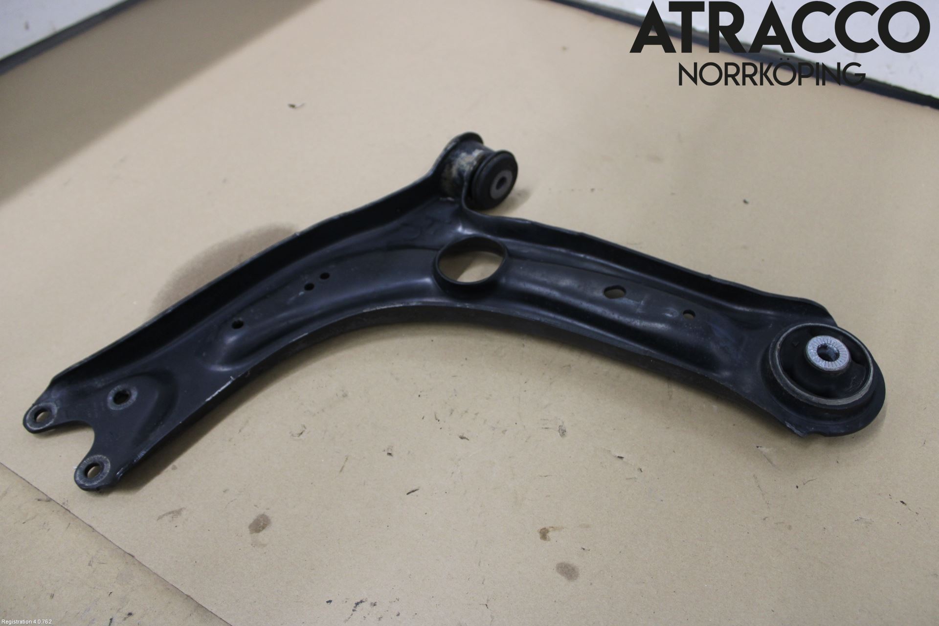 Volkswagen VW PASSAT 15-19 Bärarm Fram Undre Hö