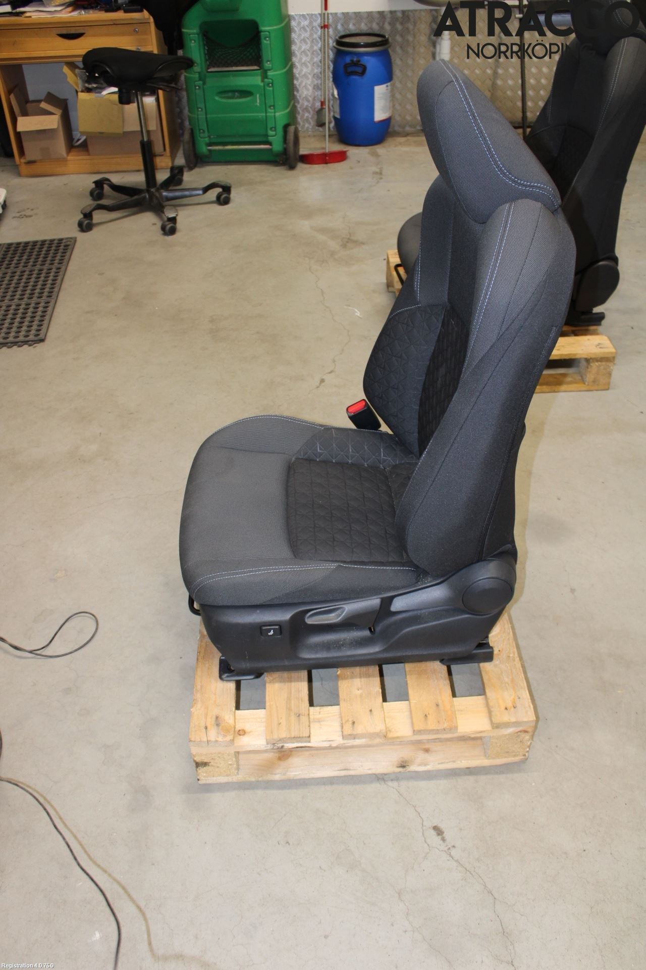 Toyota C-HR 16-23 Inredning Stol Fram Vä