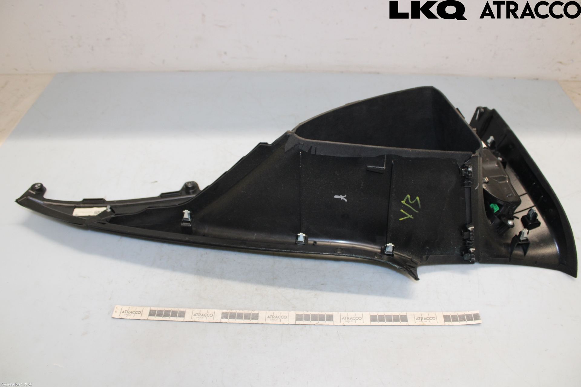 Tesla MODEL X 16- Inr Plastd A-B-C Stolpe