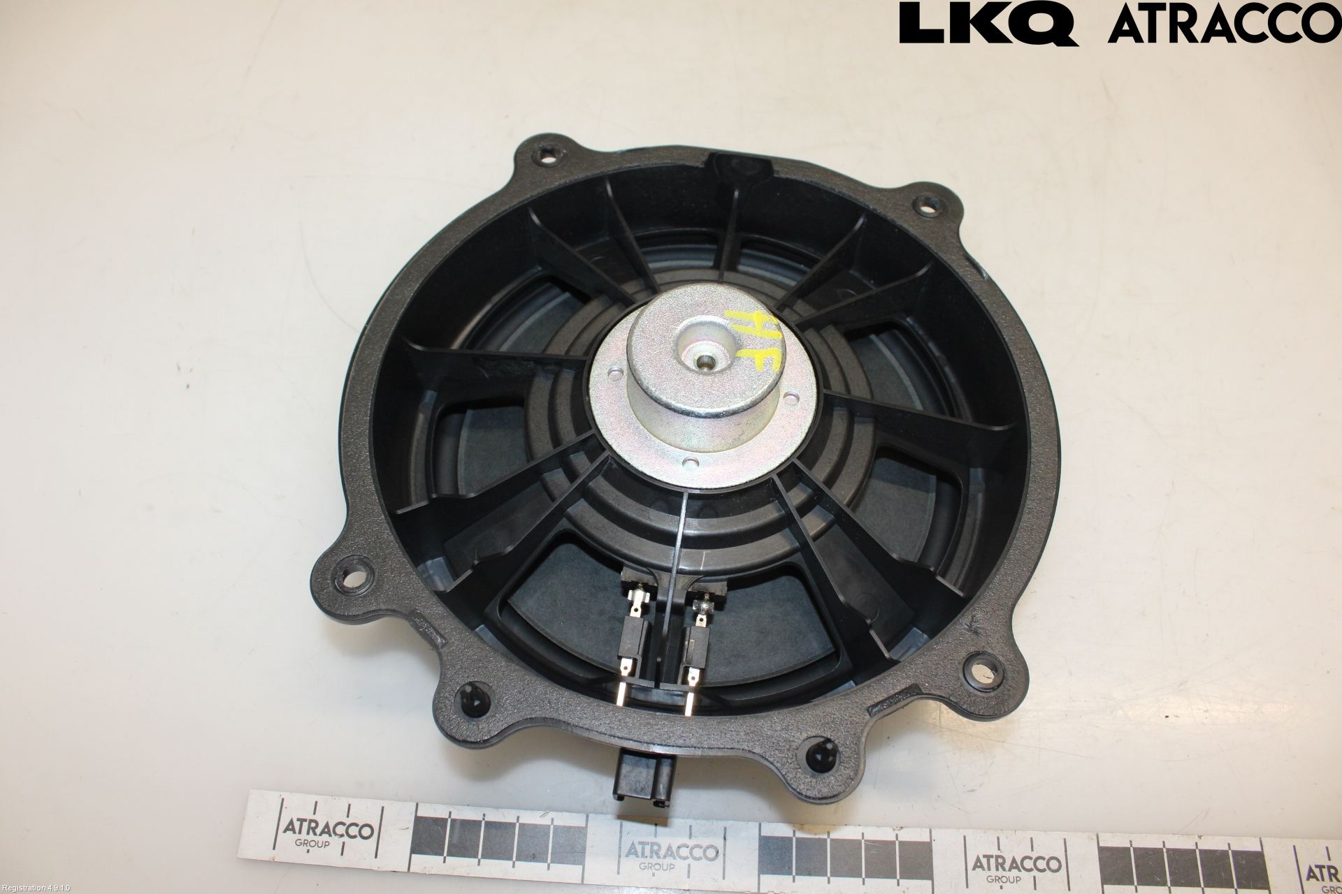 Tesla MODEL 3 17- Högtalare