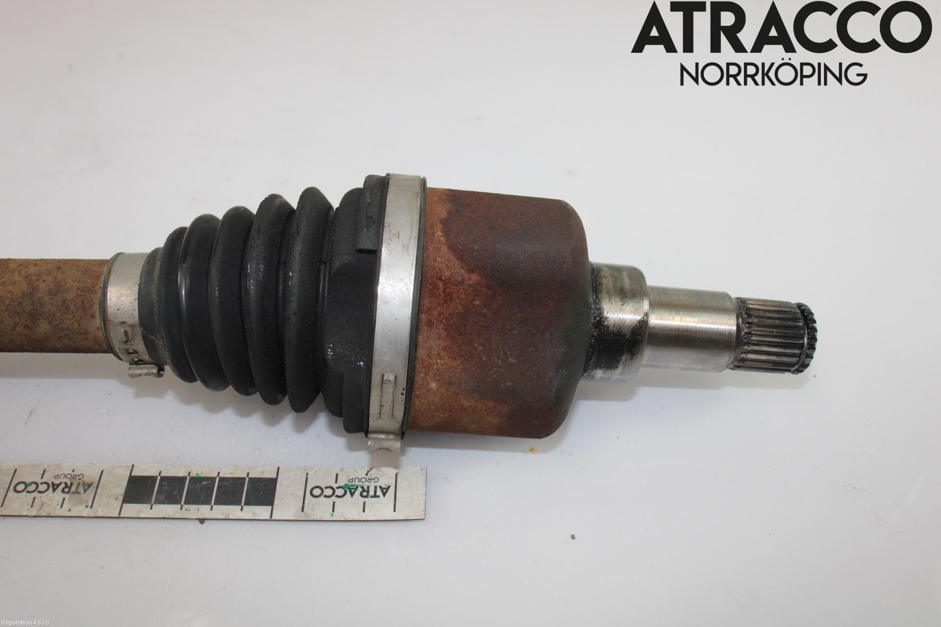 Ford FOCUS 15-18 Drivaxel Fram Vänster