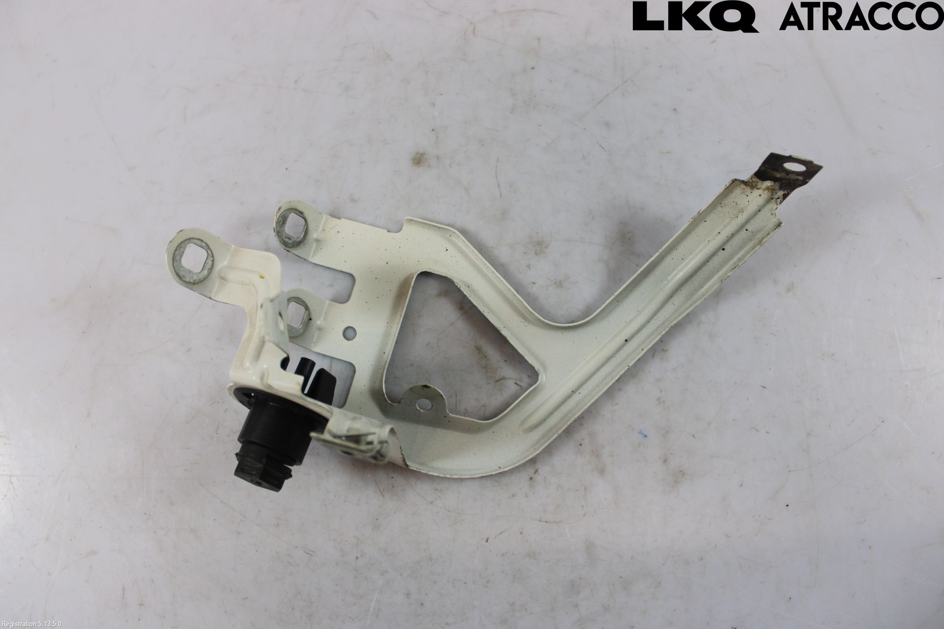 BMW 5 F10/F11/F18 09-17 Skärmfäste Fram Hö