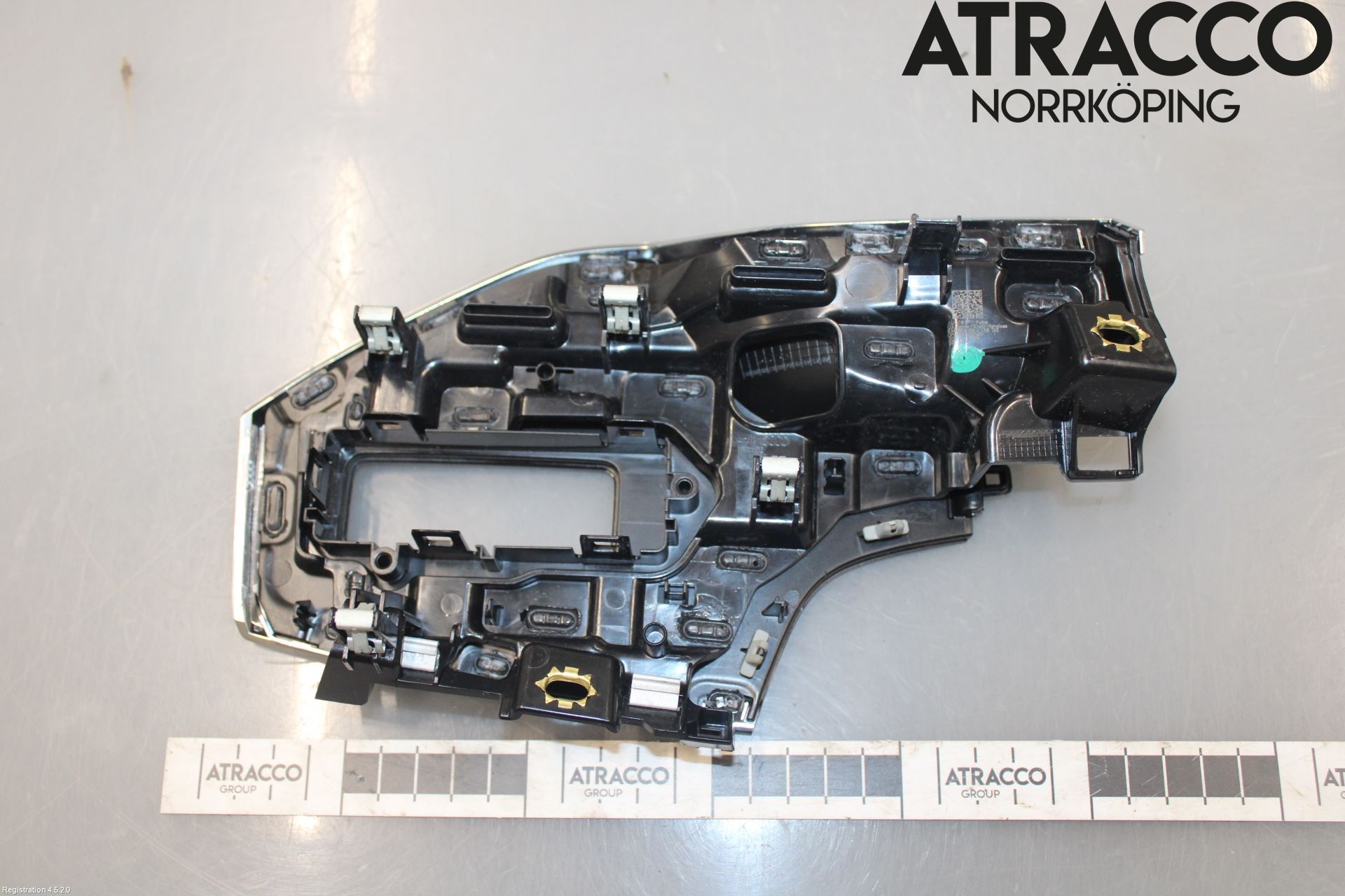 Audi Q3 F3 19- Instrumentbräda Inlägg-Dekorlist
