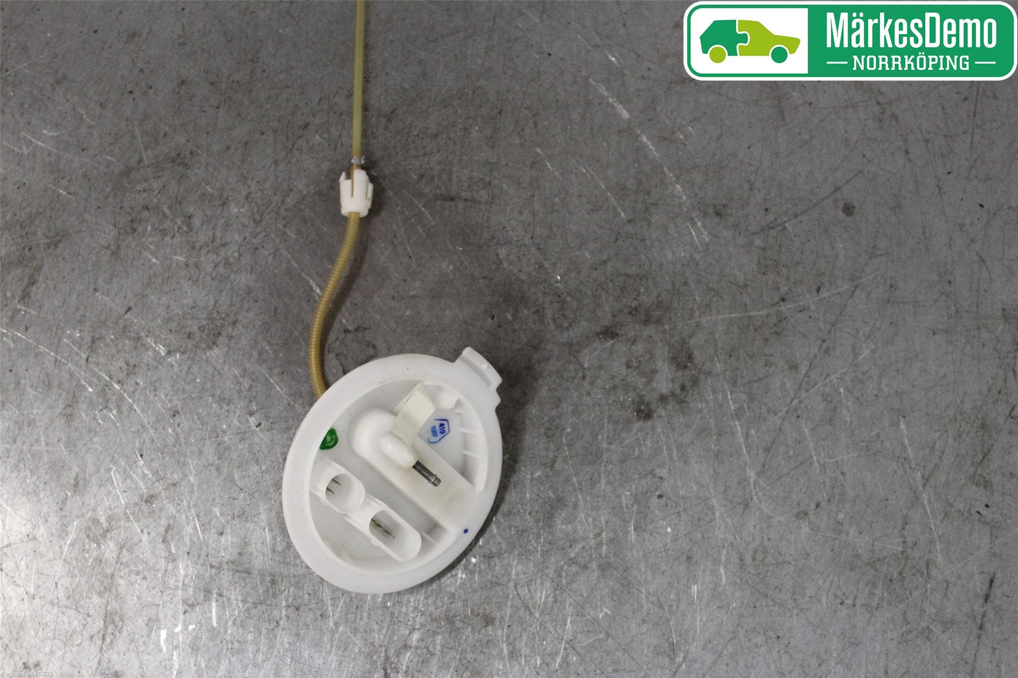 Volkswagen VW PHAETON Bränslepump Konsol-Fäste