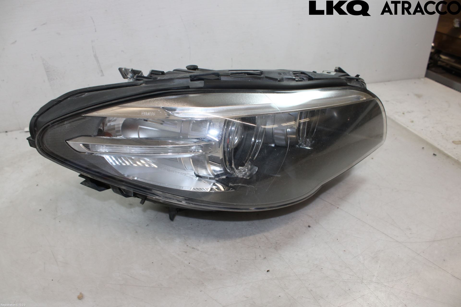 BMW 5 F10/F11/F18 09-17 Strålkastare Höger