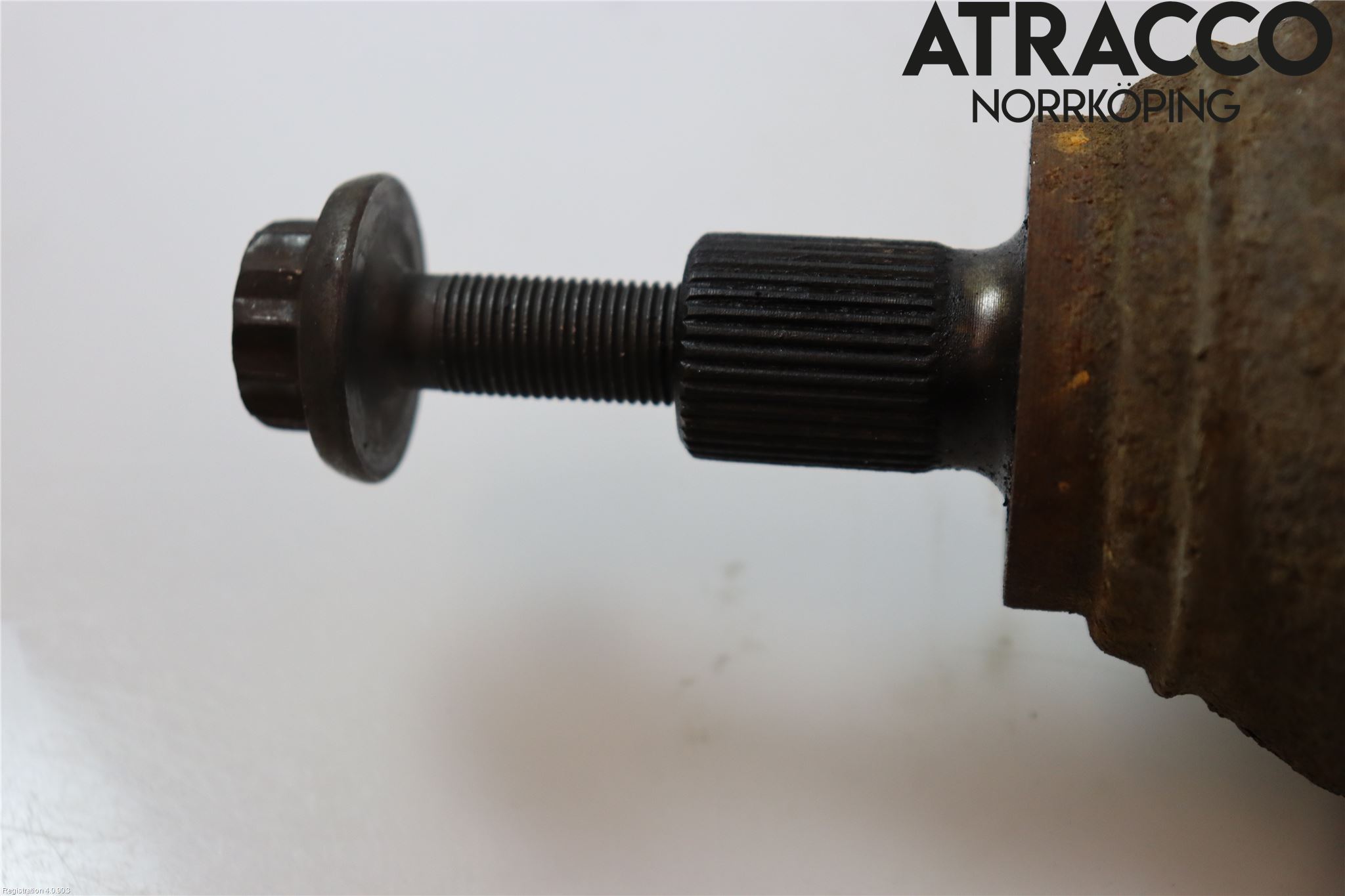 Volkswagen VW CADDY      04-10 Drivaxel Fram Höger