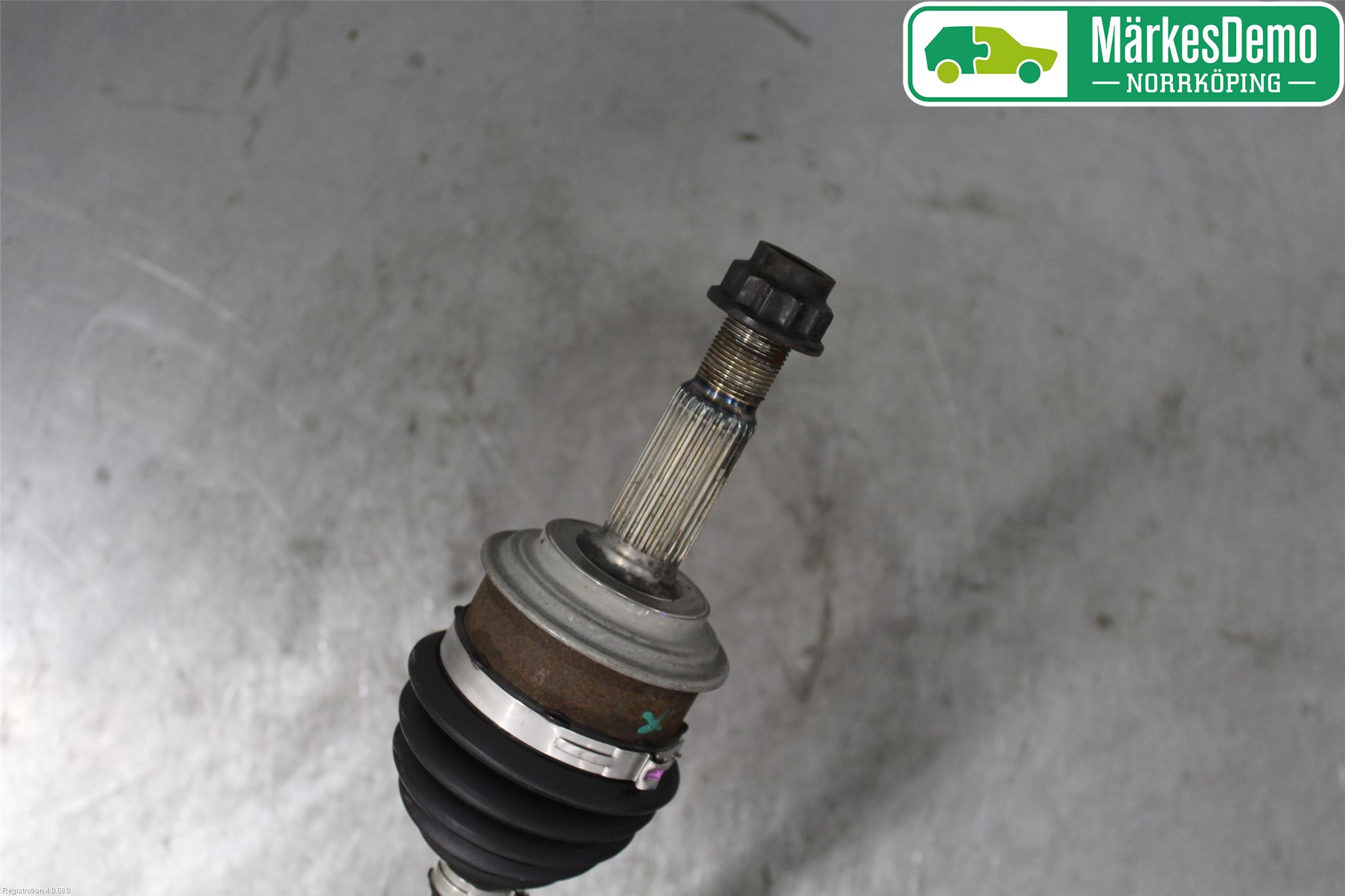 Toyota YARIS XP130 15-20 Drivaxel Fram Vänster